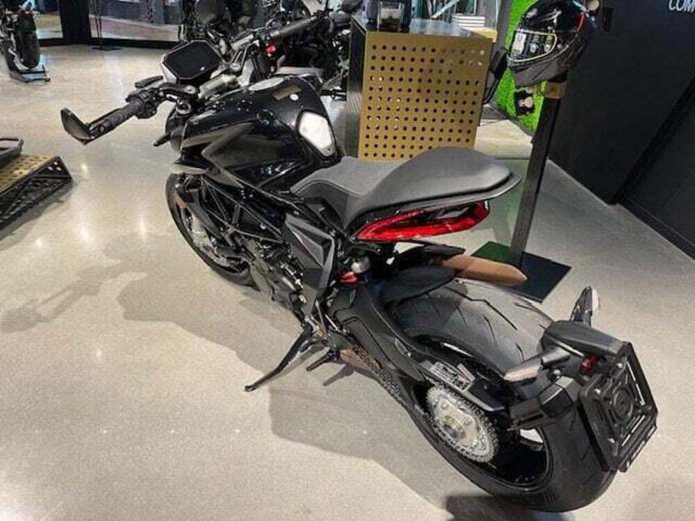 MV Agusta Dragster 800 R (2023 - 25) (5)