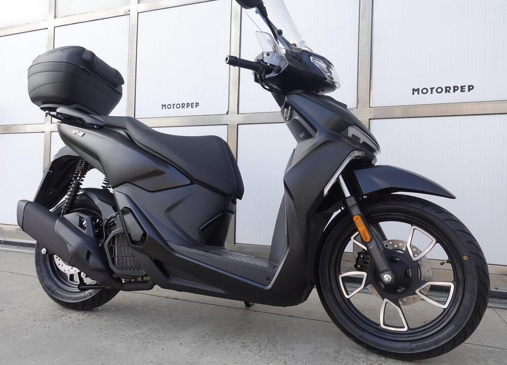 Voge Sfida SR16 200 (2025) (5)