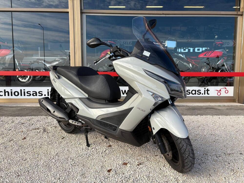 Kymco X-Town 300i (2021 - 24) (2)