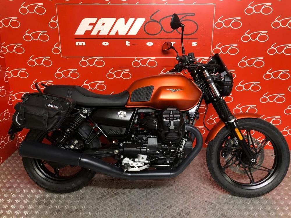 Moto Guzzi V7 Stone (2021 - 24)