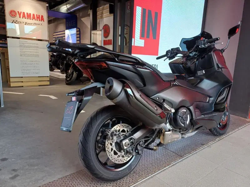 Yamaha T-Max 560 (2022 - 24) (3)