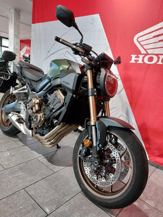 Honda CB 650 R E-Clutch (2024 - 25) (5)