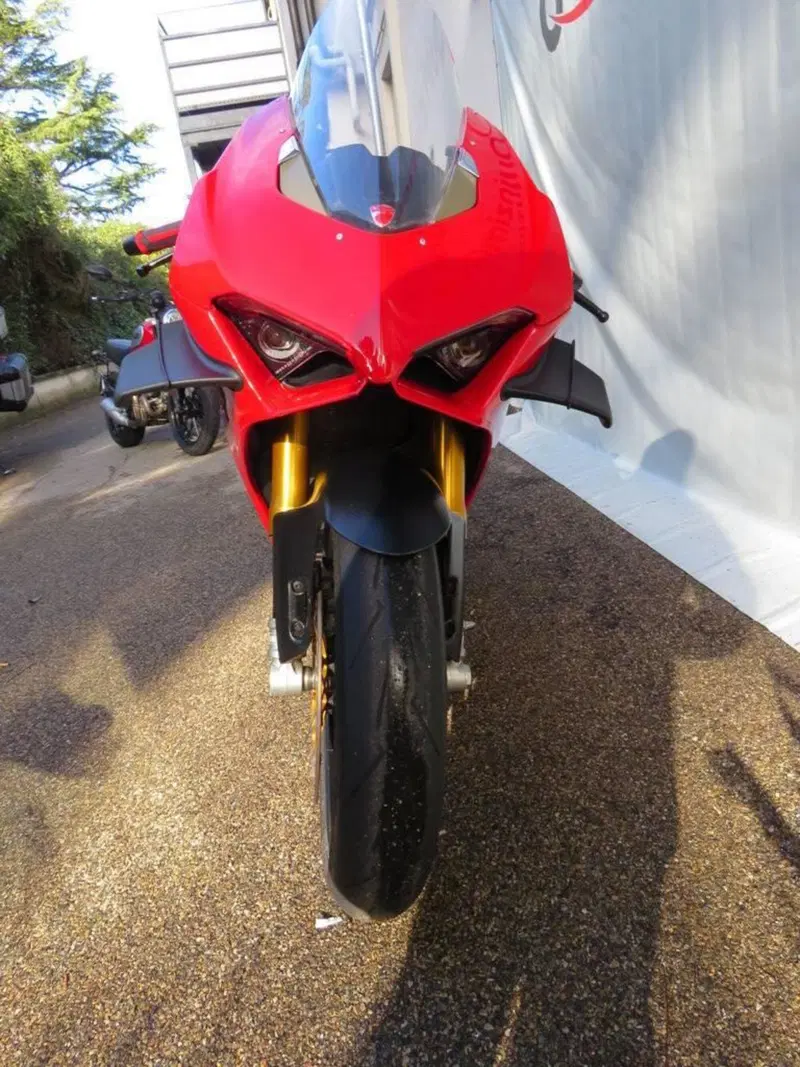 Ducati Panigale V4 S 1100 (2021) (6)