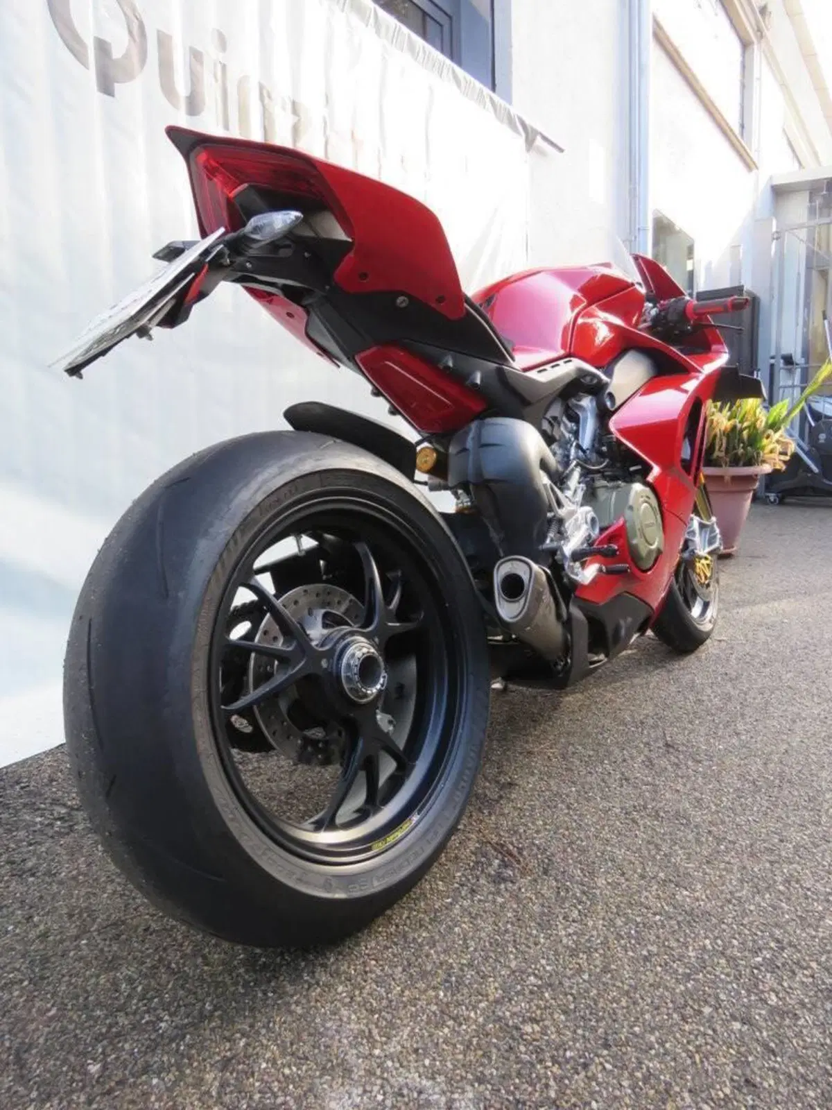 Ducati Panigale V4 S 1100 (2021) (15)
