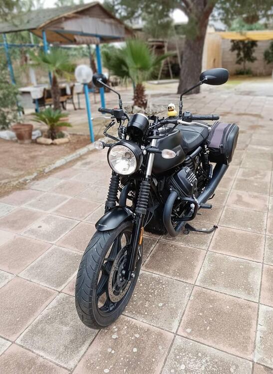 Moto Guzzi V7 III Stone (2017 - 20) (5)