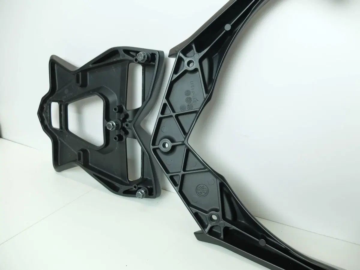 PIASTRA + PORTAPACCHI ORIGINALE YAMAHA TMAX T-MAX (5)