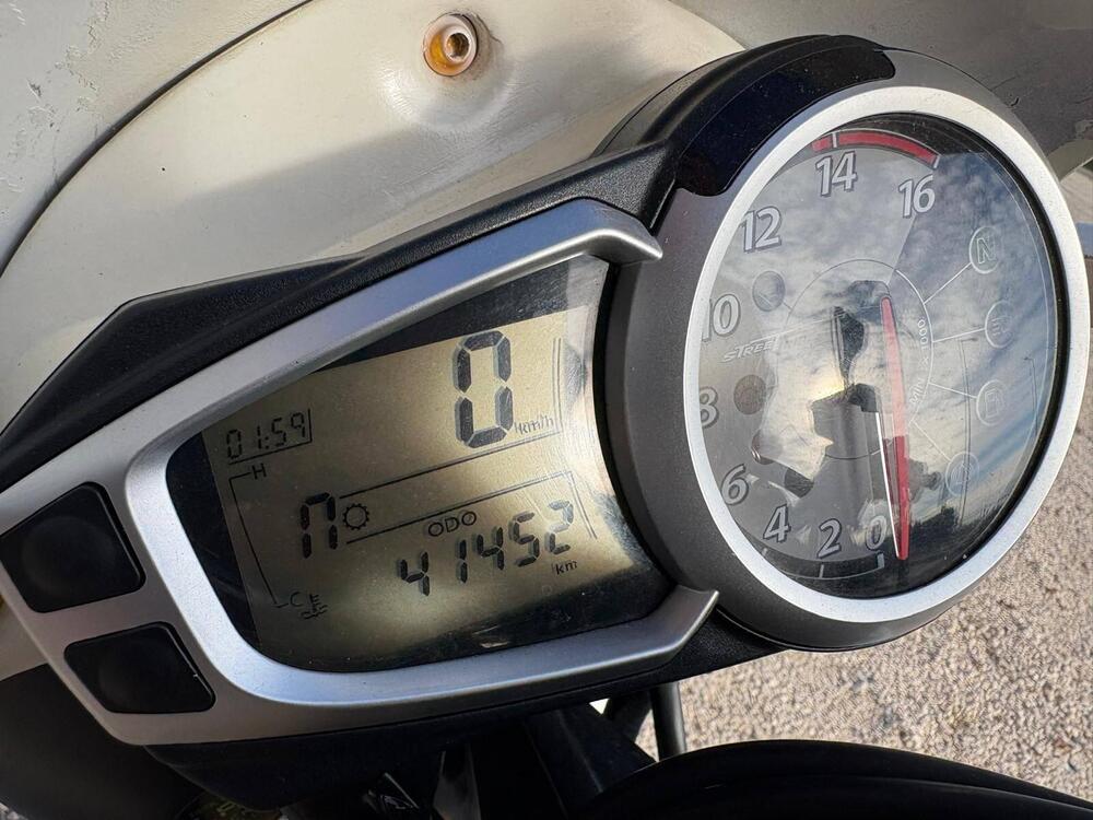 Triumph Street Triple (2007 - 12) (5)