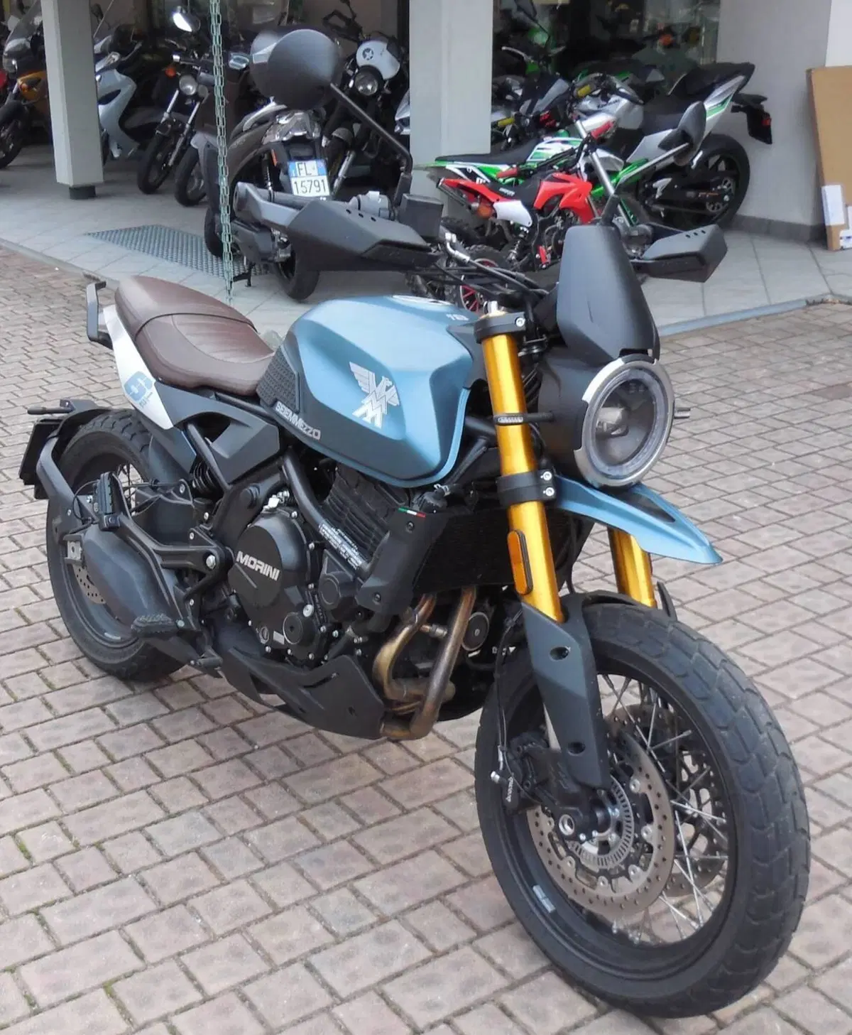 Moto Morini SEIEMMEZZO SCR (2022 - 26) (2)