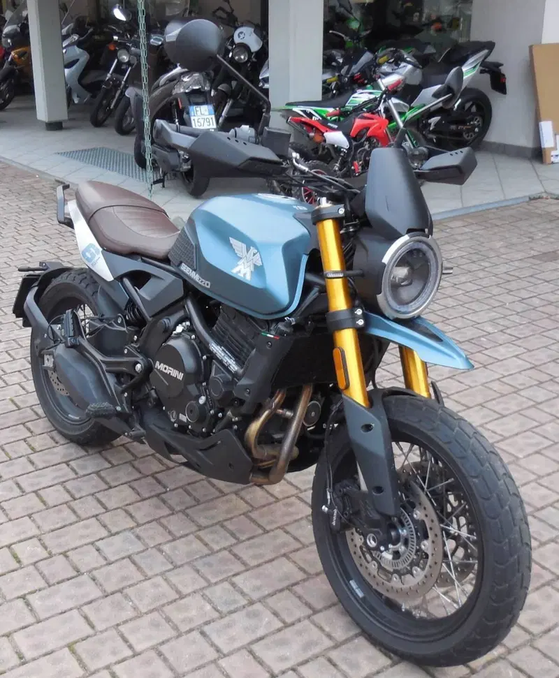 Moto Morini SEIEMMEZZO SCR (2022 - 26) (2)