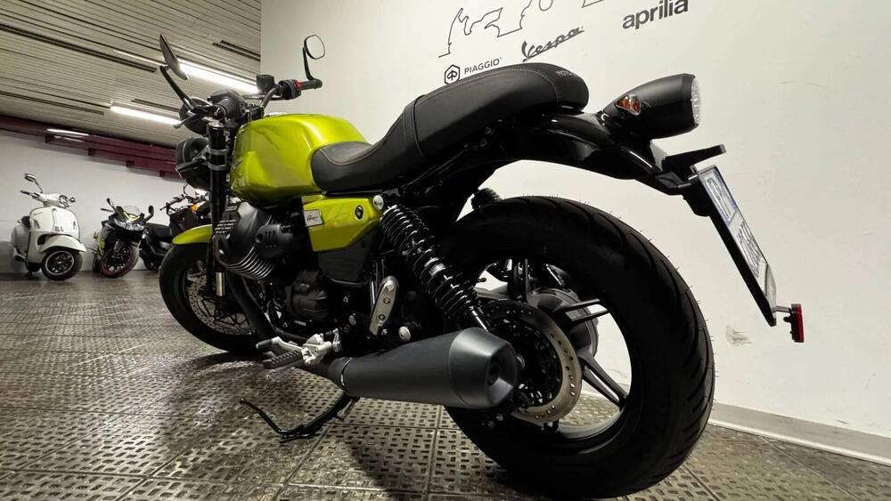 Moto Guzzi V7 Sport (2025) (3)