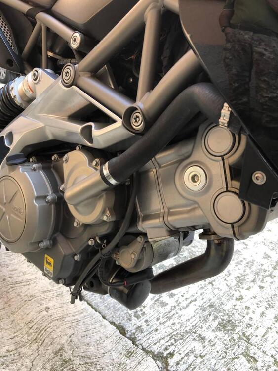 Aprilia Dorsoduro 750 ABS (2009 - 17) (2)