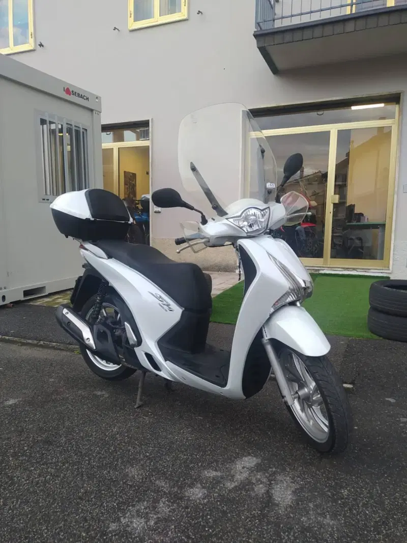 Honda SH 150i ABS (2013 - 16) (2)