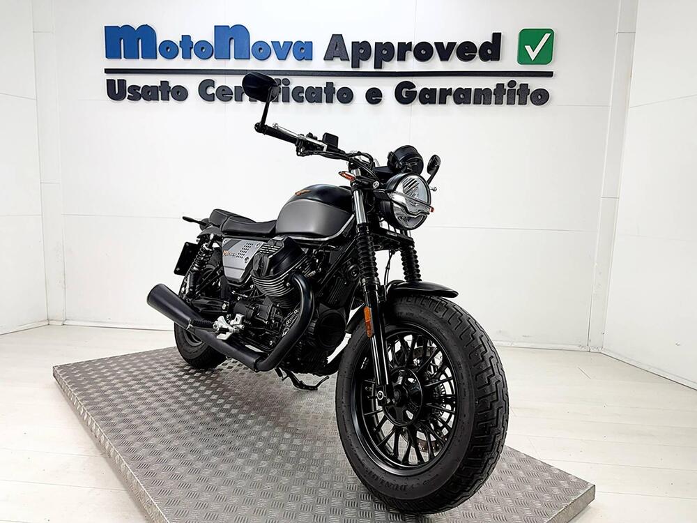 Moto Guzzi V9 Bobber (2021 - 25) (3)