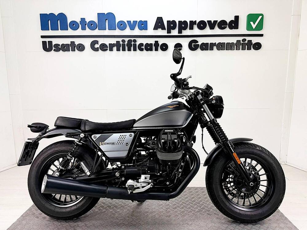 Moto Guzzi V9 Bobber (2021 - 25) (4)