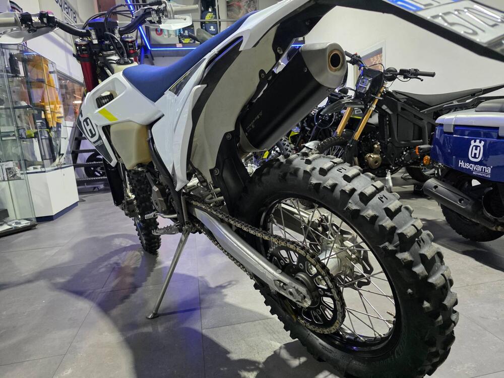 Husqvarna FE 250 (2022) (2)