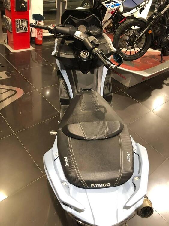 Kymco AK 550 ETS (2021 - 25) (4)