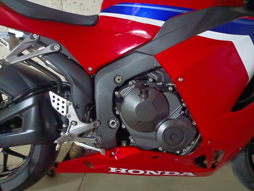 Honda CBR 600 RR (2024 - 25) (3)