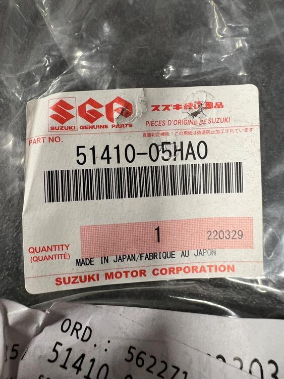 Suzuki Burgman 400 piastra inferiore (3)