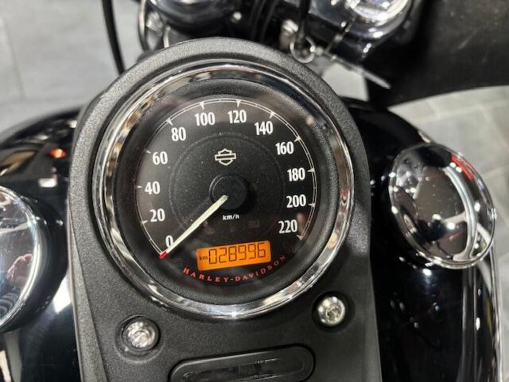 Harley-Davidson 1690 Street Bob (2017) - FXDB (5)