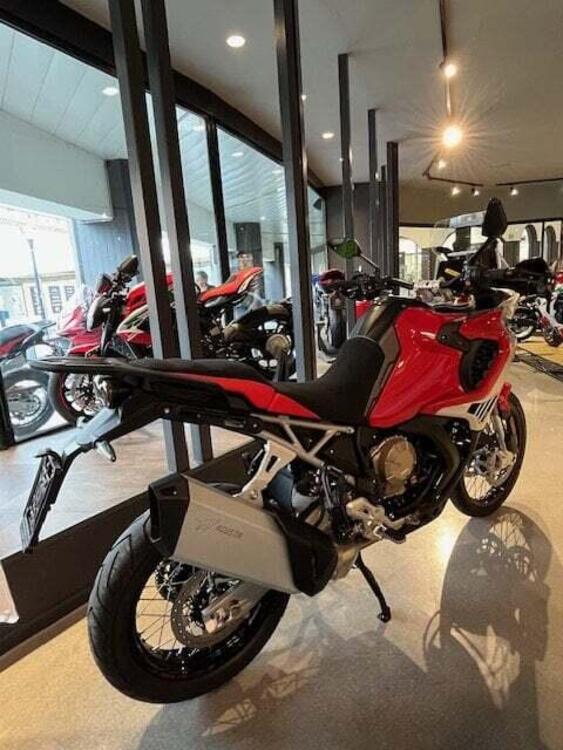 MV Agusta LXP Enduro Veloce (2024 - 25) (3)