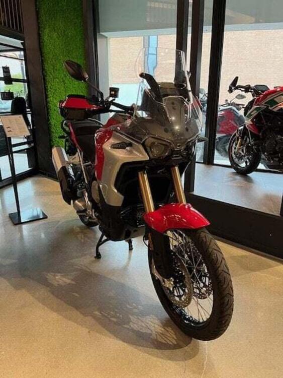 MV Agusta LXP Enduro Veloce (2024 - 25) (4)