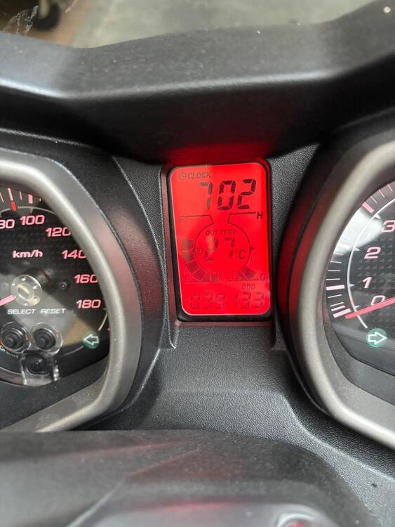 Yamaha X-Max 400 (2013 - 16) (3)