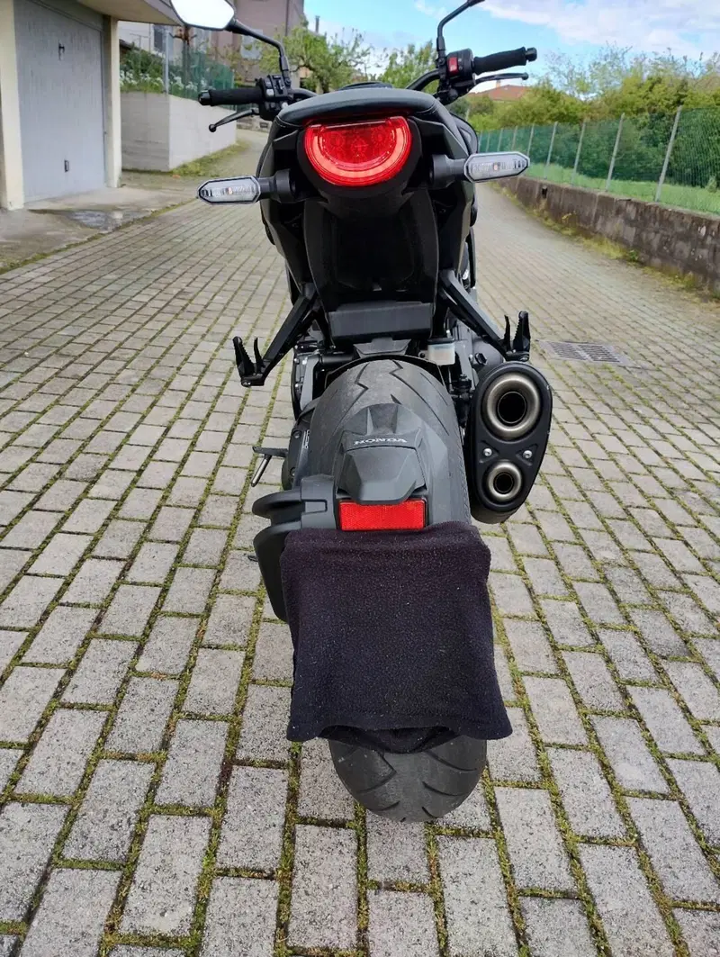 Honda CB 1000 R Black Edition (2021 - 25) (3)
