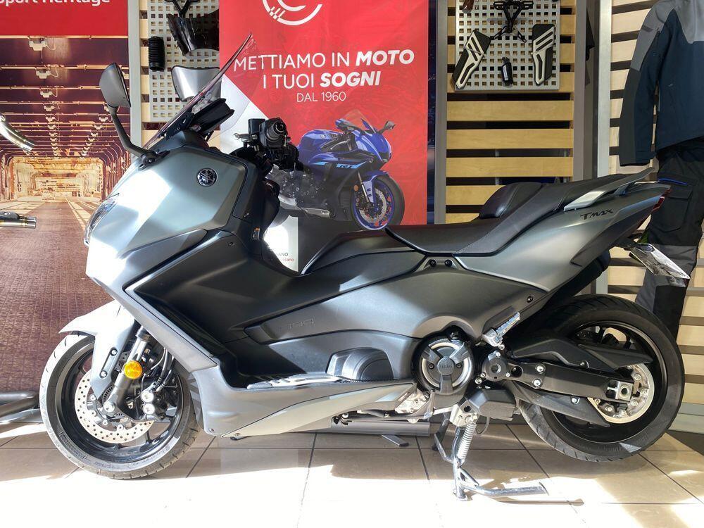 Yamaha T-Max 560 (2025) (4)