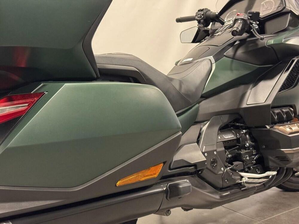 Honda GL 1800 Gold Wing Tour DCT & Airbag (2022 - 24) (5)