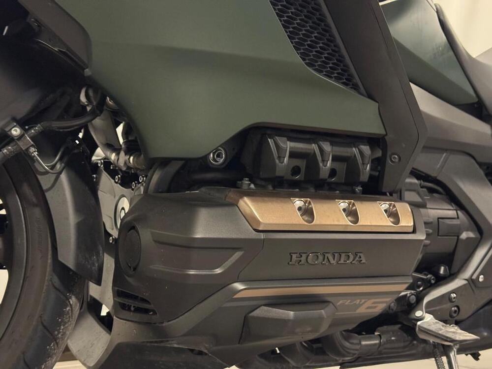 Honda GL 1800 Gold Wing Tour DCT & Airbag (2022 - 24) (4)