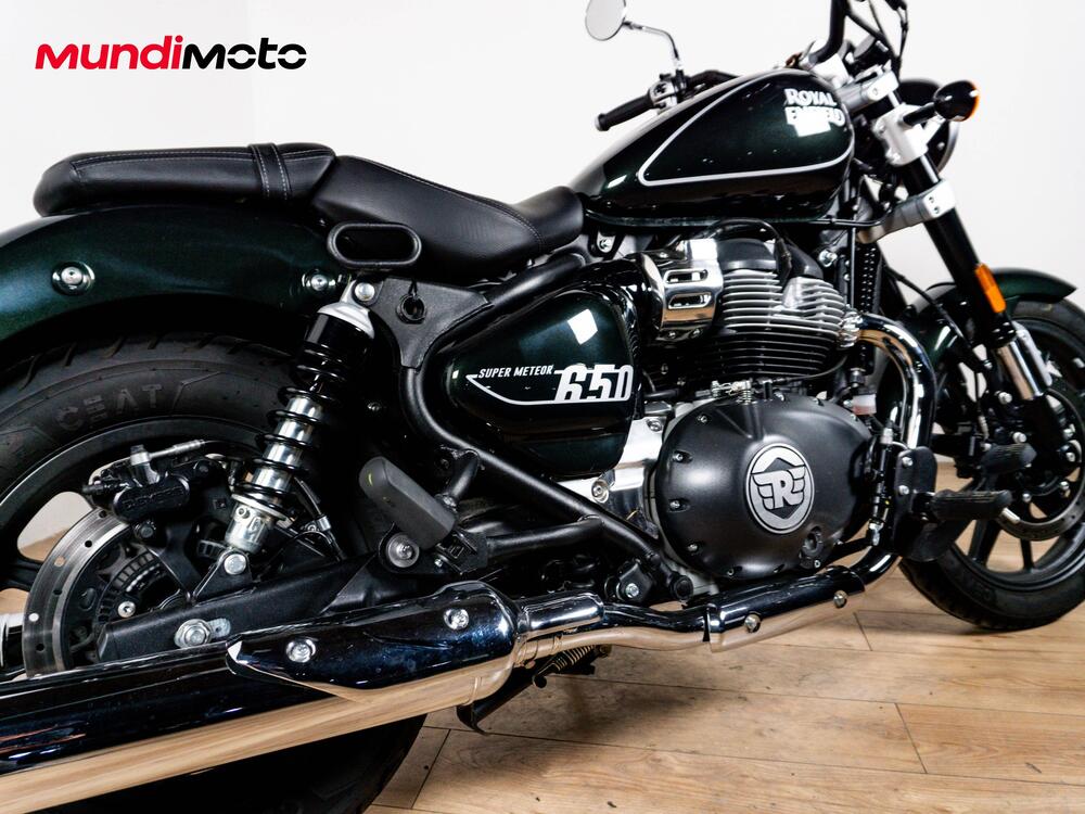 Royal Enfield Super Meteor 650 (2023 - 25) (4)