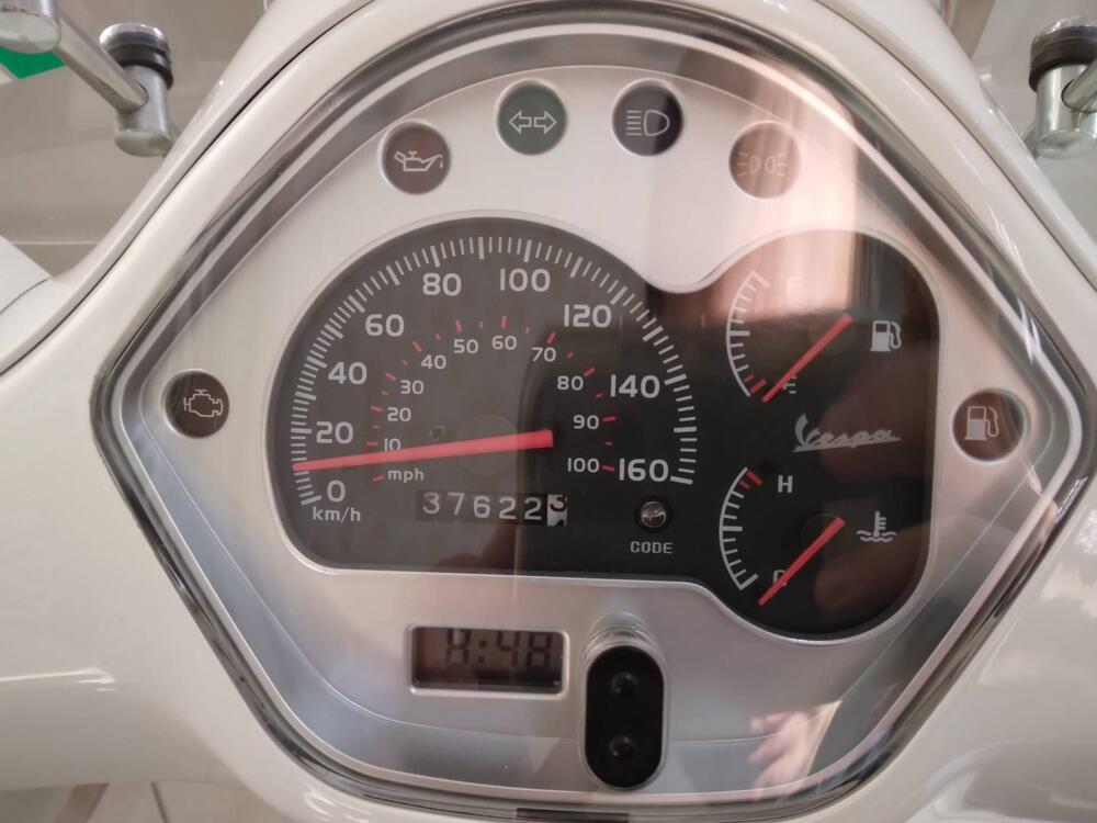 Vespa GTS 300 Super (2008 - 16) (2)