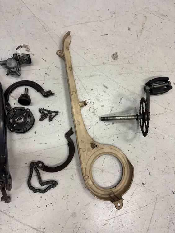 RICAMBI VARI HONDA P50 1966-68 (2)