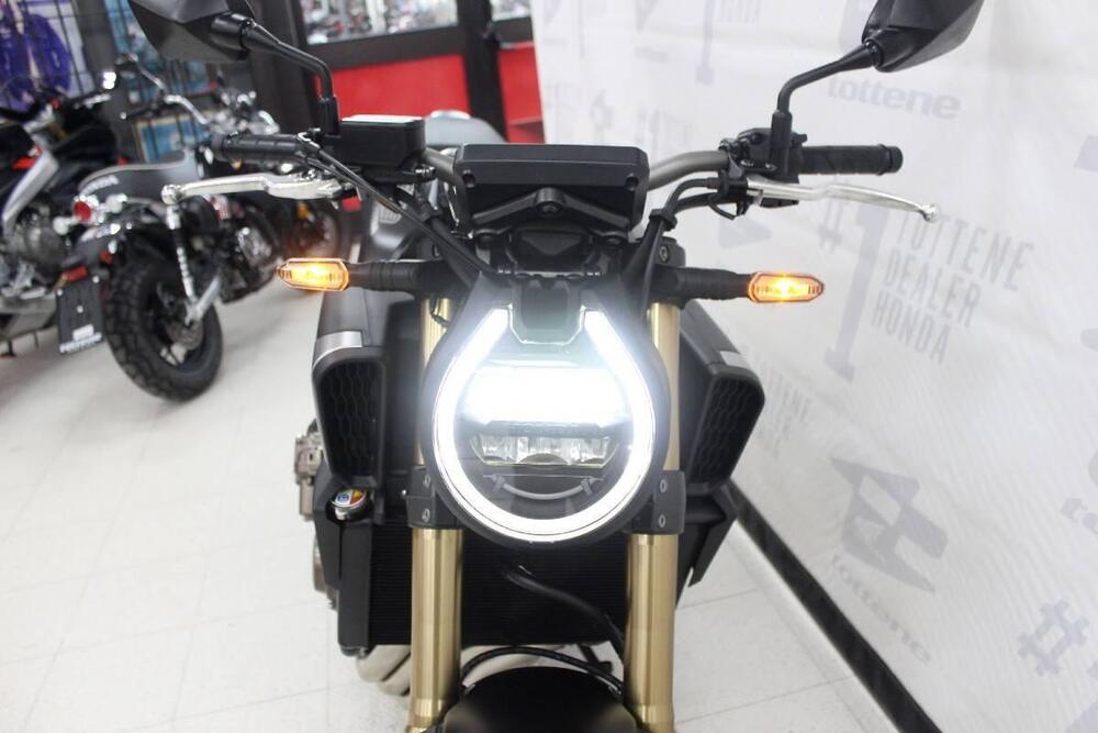 Honda CB 650 R E-Clutch (2024 - 25) (4)