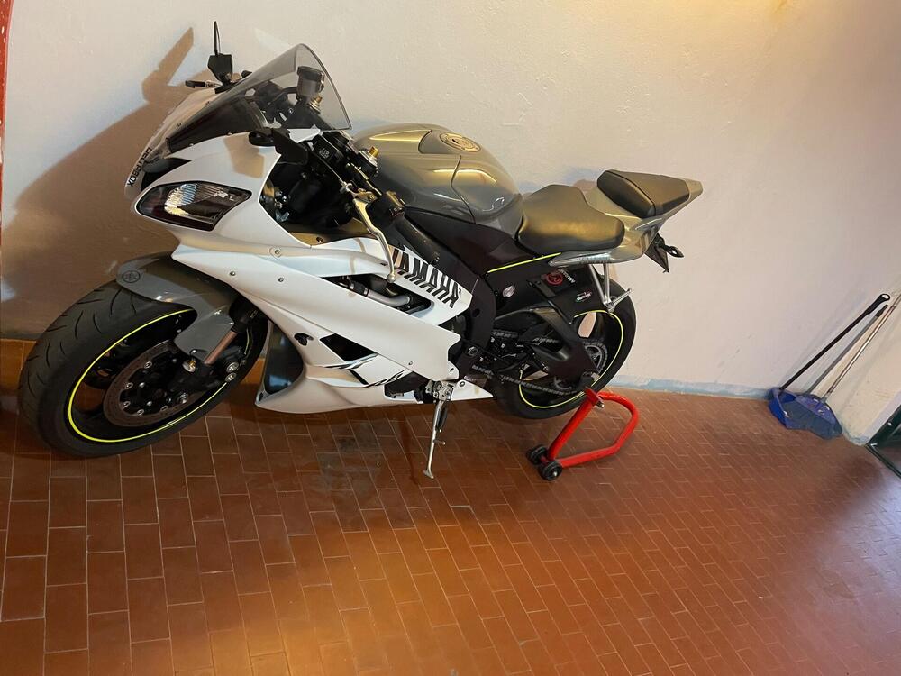 Yamaha YZF R6 (2006 - 07) (5)