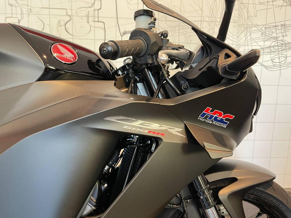 Honda CBR 600 RR (2024 - 25) (2)