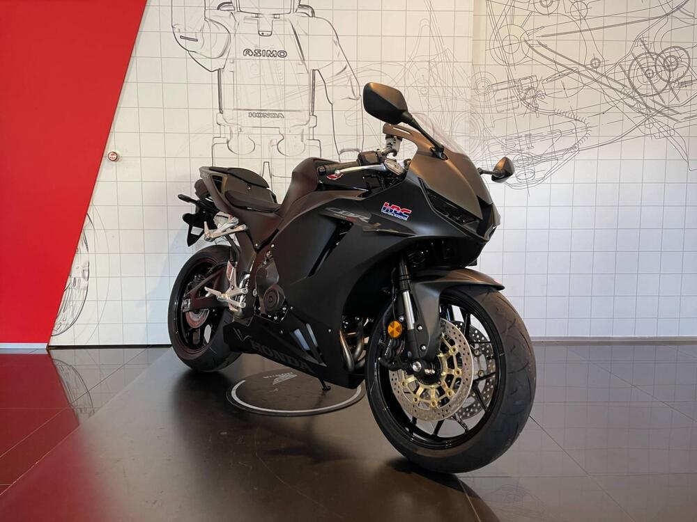 Honda CBR 600 RR (2024 - 25) (3)