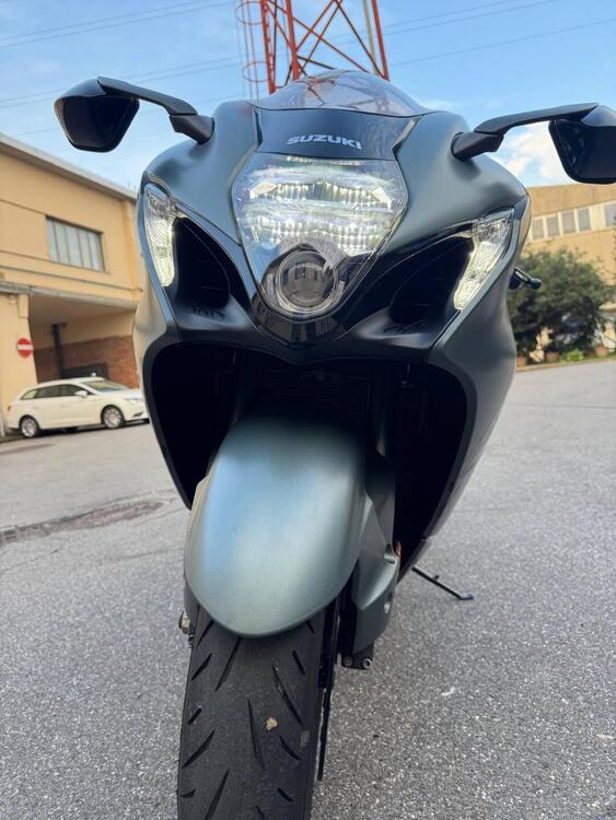 Suzuki GSX 1300 R Hayabusa (2025) (2)