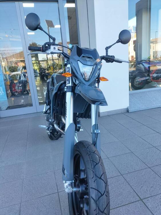 Betamotor RR 125 4T Motard T - X Special Edition (2025) (3)