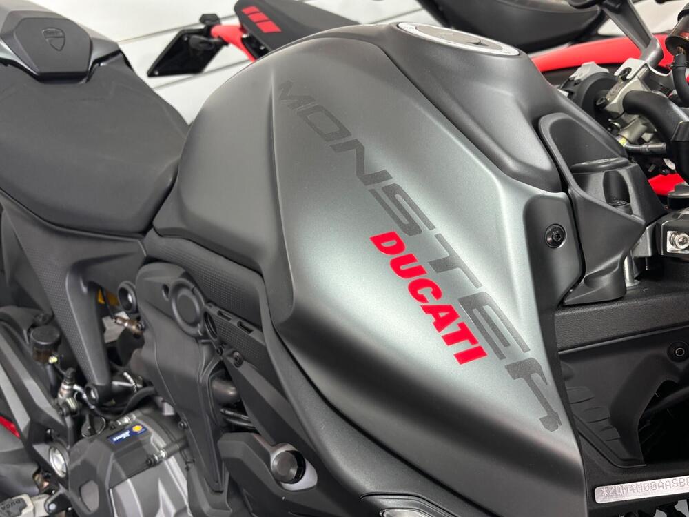 Ducati Monster 937 + (2021 - 25) (3)