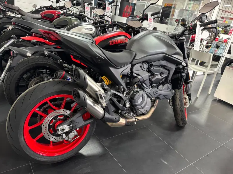 Ducati Monster 937 + (2021 - 25) (4)