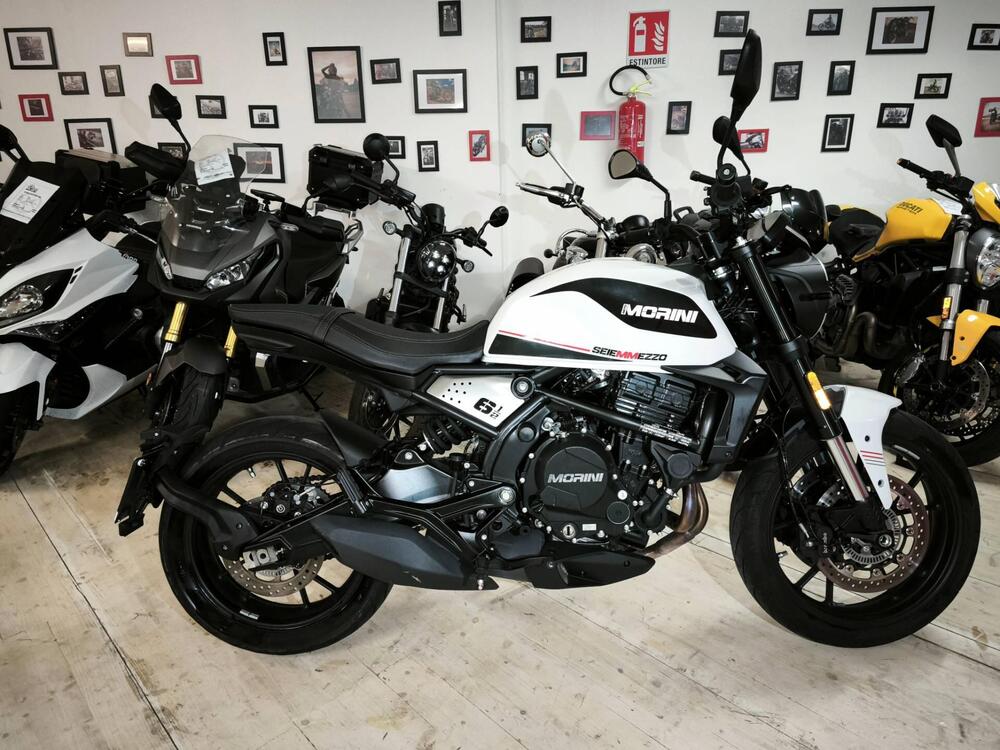Moto Morini SEIEMMEZZO STR (2022 - 25) (4)