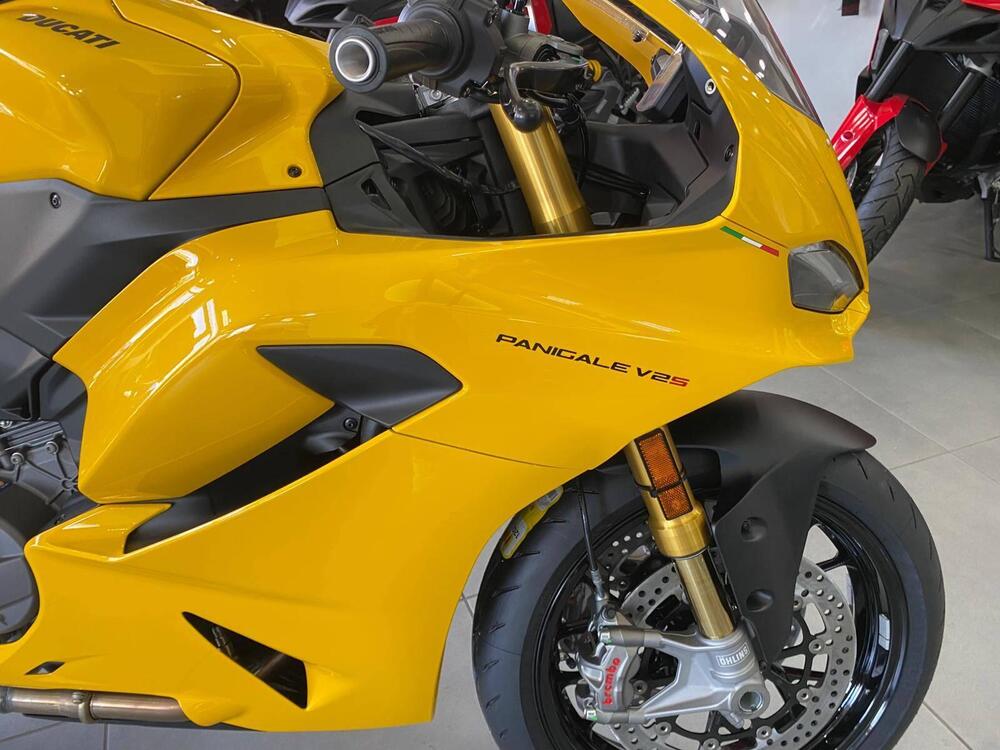Ducati Panigale V2 S (2025) (4)