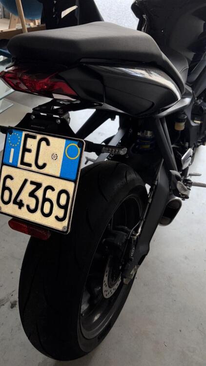 Triumph Street Triple (2013) (2)