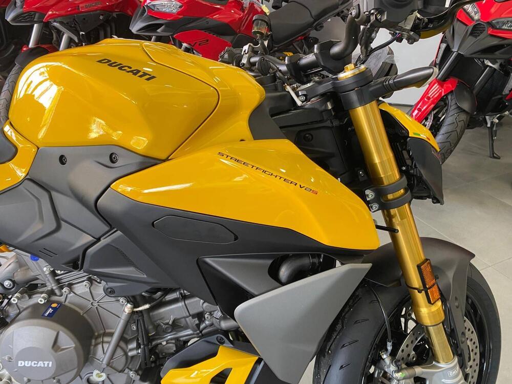 Ducati Streetfighter V2 S (2025) (5)