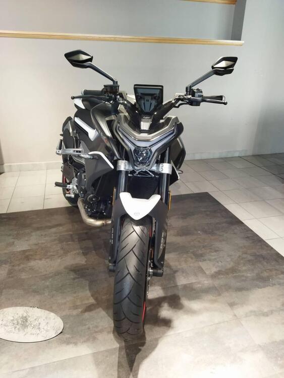 CFMOTO 800NK Advanced (2023 - 25)