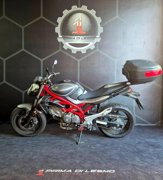 Suzuki Gladius 650 SFV (2009 - 15) (2)