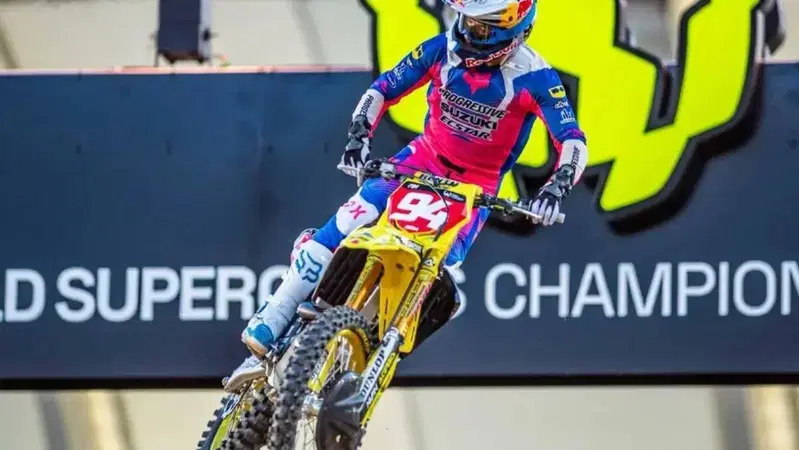 Suzuki RM-Z450: dalla nascita nel 2005 ai trionfi del 2025. E' in arrivo una moto tutta nuova!?