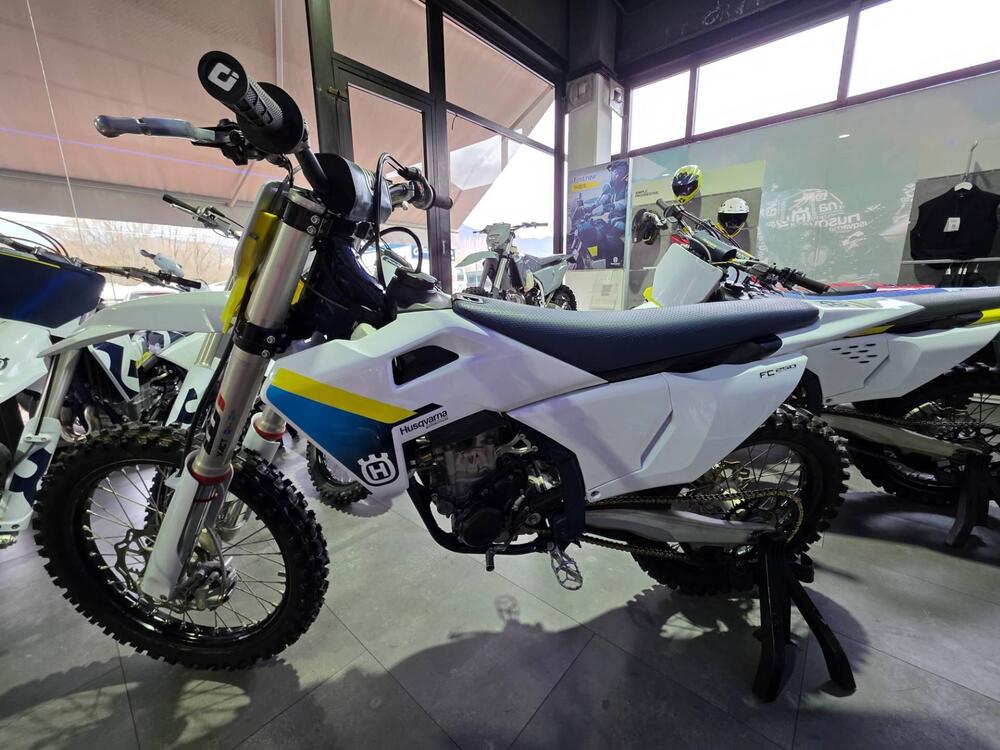 Husqvarna FC 250 (2025) (2)