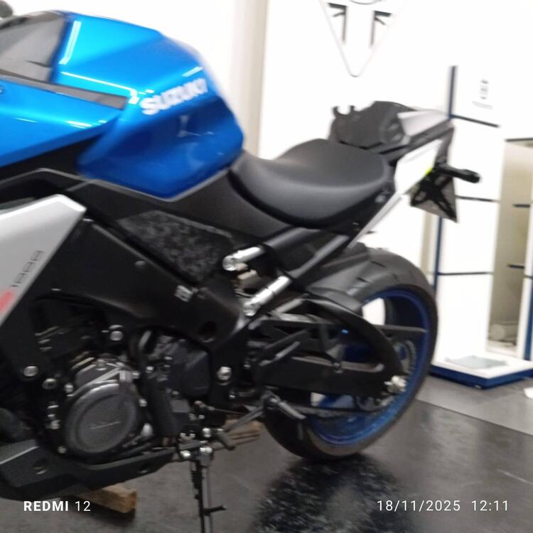 Suzuki GSX-S1000 (2021 - 25) (5)
